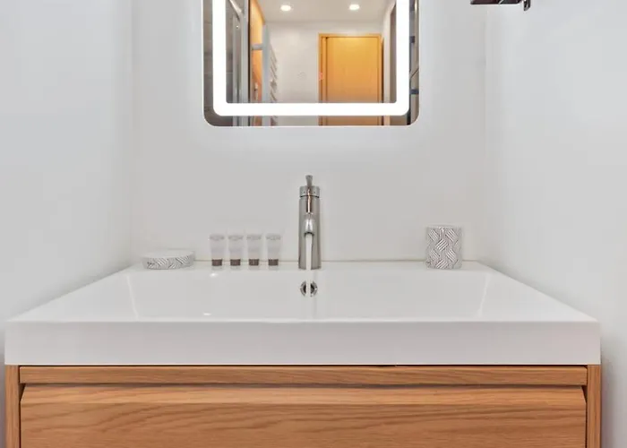 Lägenhet Le Marina - Cosy - Wifi - Ac - Port Villeneuve-Loubet